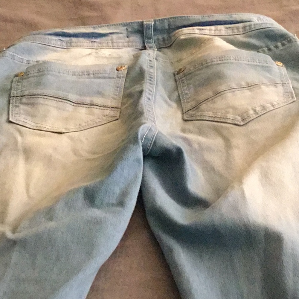 Light Blue Jeans - Picture 4 of 4